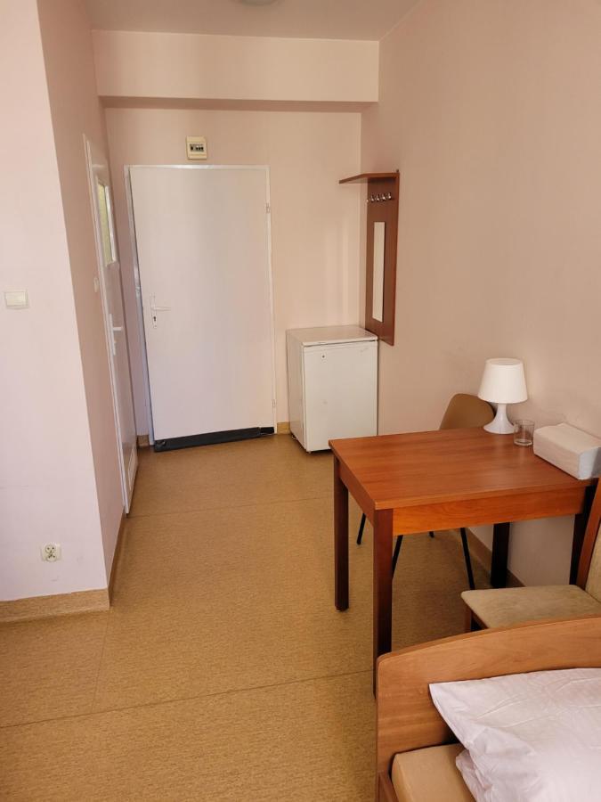 Hôtel Dom Opieki Nestor à Varsovie Extérieur photo